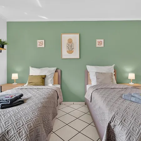 3 Schlafzimmer - 6 Betten, Parkplatz, Balkon, Wlan