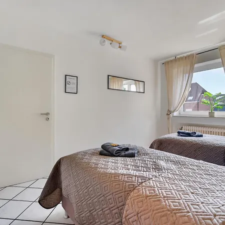 3 Schlafzimmer - 6 Betten, Parkplatz, Balkon, Wlan Apartamento *